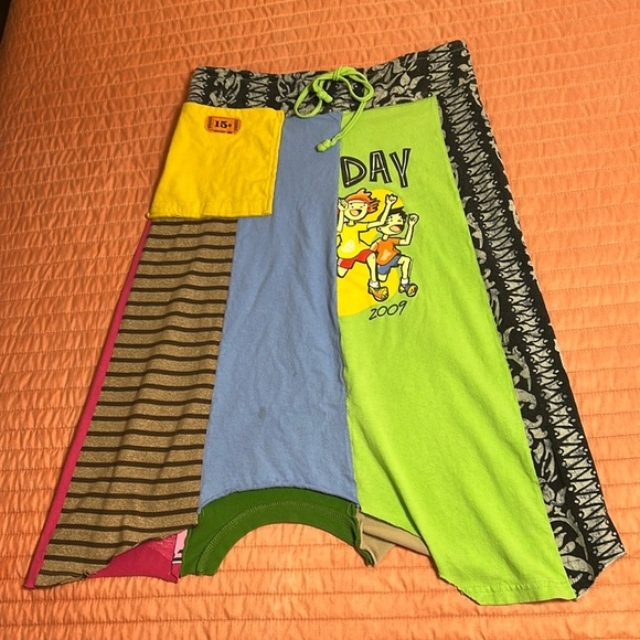 Handmade Recycled Upcycled T Shirt Skirt One of a Kind Unique approx size M - Picture 2 of 14